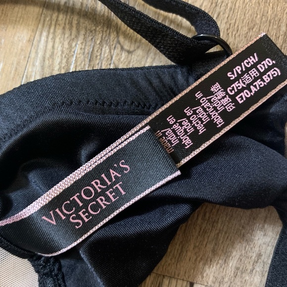 Victoria’s Secret bralette mesh details - Picture 5 of 7